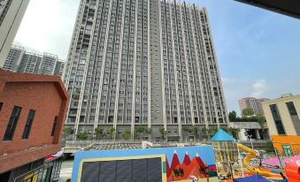 Manyue Space Creative Cinema Hotel (Wuhan Dongxi Lake Polar Ocean Park Changqingcheng Metro Station)