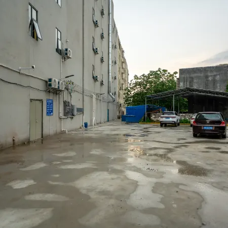 Jingzhiyue Hotel (Guigang Wuyue Plaza Guigang Station)