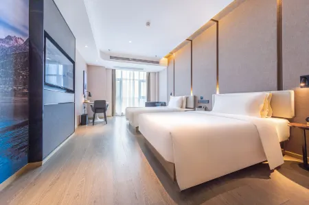 Atour Hotel ,Yibin High-speed Railway West Station Mixc World Отели рядом с достопримечательностью «Yibin Vocational and Technical College»