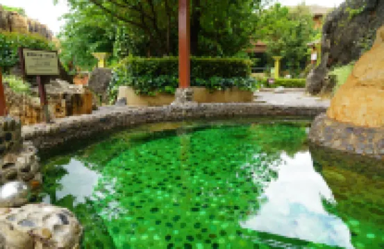 Shilin Shihai Hot Spring Hotel