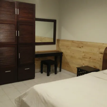 Made House Homestay and Dormitory Отели рядом с достопримечательностью «Пляж Синдху»