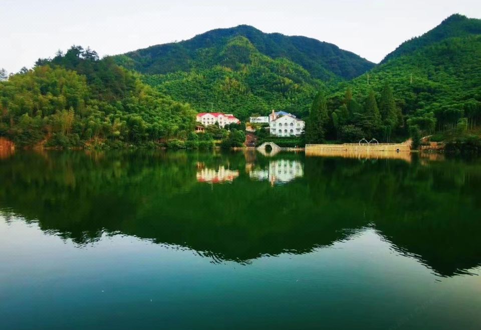 Chuanjie Xiaozhu Mountain View