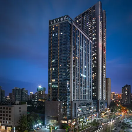SFEEL Designer Hotel (Chengdu Jiuyan Bridge Niuwangmiao Subway Station) Отели рядом с достопримечательностью «Мост Цзюянь»