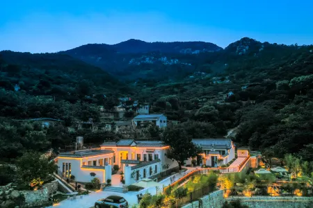 Floral Lux Hotel · Lile Hexiyuan Hotel Tai'an Отели рядом с достопримечательностью «Shandong Science and Technology University East Campus»