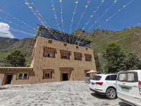 新龍措卡度假飯店