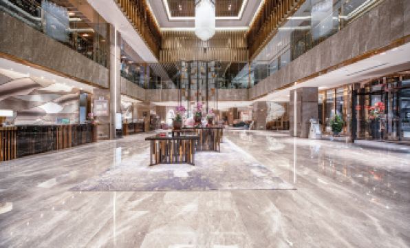 Kunming Zhongwei Tianheng Grand Hotel (Kunming Old Street Nanping Pedestrian Street)