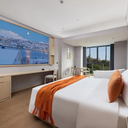 Lan Chen International Hotel (Lanxi Baolong City Plaza Branch)