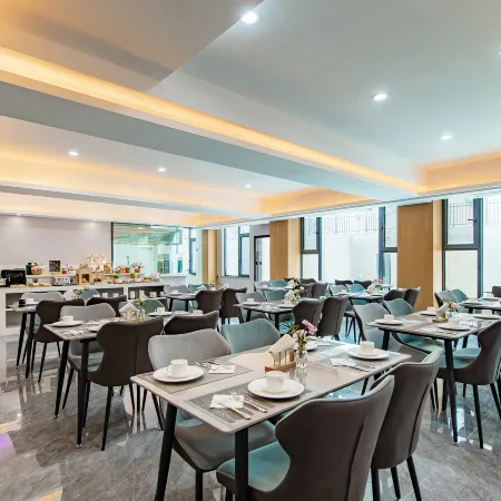 Country Inn & Suites by Radisson (Huai'an Lianshui RT-Mart Andong Road)