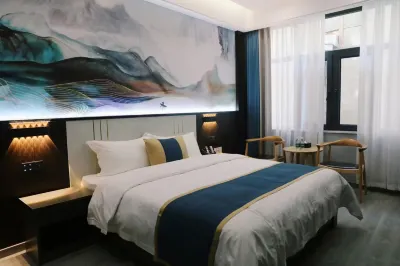 Yishang Theme Hotel Hotels near Linli Railway Station