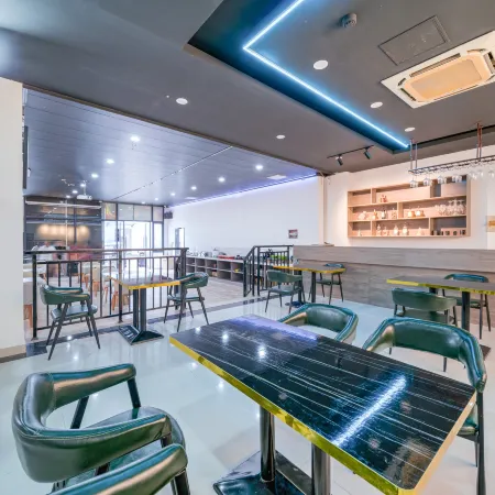 Elong Me Anlai Hotel (Huangshan Yi County Hongcun Scenic Area)
