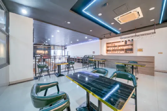 Elong Me Anlai Hotel (Huangshan Yi County Hongcun Scenic Area)