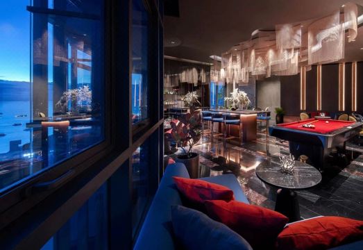 Edge Central Pattaya Lux 수영장 전경