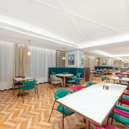 Metropolo Hotel (Xinyang Railway Station Xiya City)