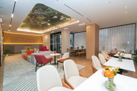 Chengjia Senior Apartment Hotel (Wuhan Canglong East Street Subway Station) Отели рядом с достопримечательностью «Hubei Institute of Fine Arts (Canglongdao Campus - Office Building 1)»