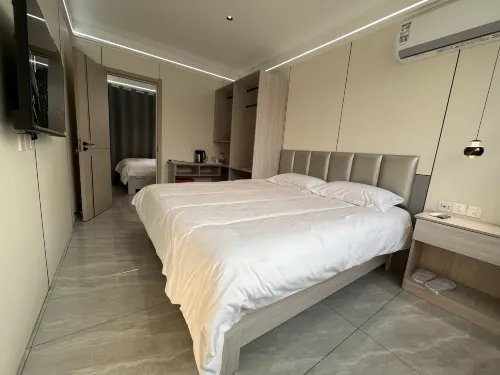 The little yard under the river