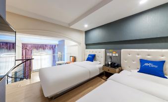 PK e-sports hotel (Xiamen Cruise Center Xiagu Wharf)