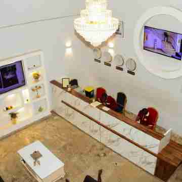 Grand Maridos Others