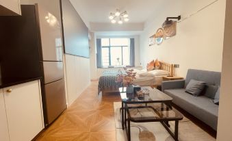 Meet the Stars · Boutique Apartment (Huzhou South Taihu Wuyue Plaza)