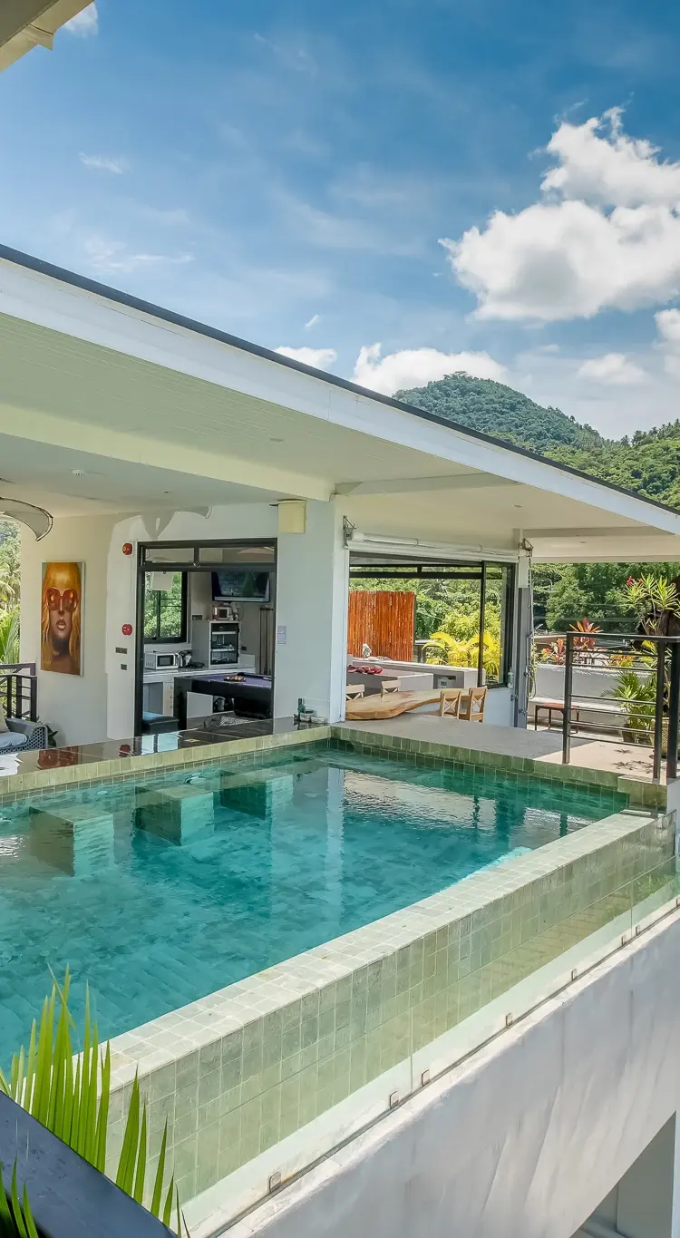 รูปภาพของPenthouse Crystal Bay Apartments