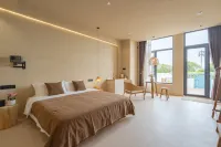 Mediterranean Romantic Seaview Holiday Guesthouse by the Blue Shore (Xinghai Square Branch)