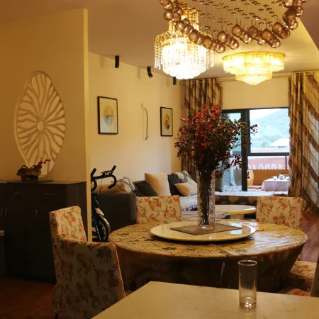 Poly Hot Spring Homestay