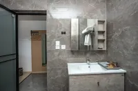 Dali Qianning Intelligent Hotel (High-speed Railway Station Erhai Lake Park Store)