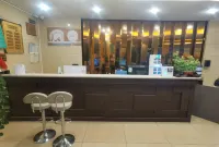 Jiuquan Longding Business Hotel (Zhonggulou Branch, Hantang Food Street)