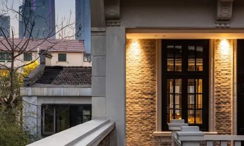 BLOSSOM MANOIR LUJIAZUI · ORIENTAL TREASURY