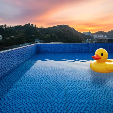 Fenghuang Fengjing Hotel