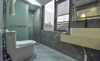 Qi Rui Hotel
