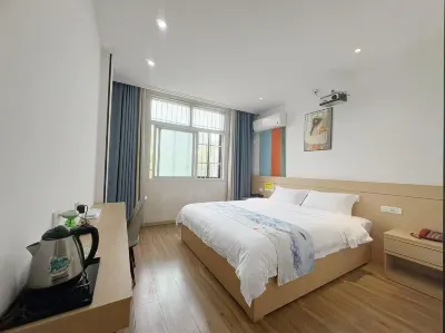 Donglai Hotel (Jianghan ArtVocational College)