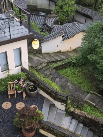 Nanchang Meiling Mountain and Mountain House Homestay Отели рядом с достопримечательностью «Jiangxi Ming and Qing Ancient Dwelling Expo Park»