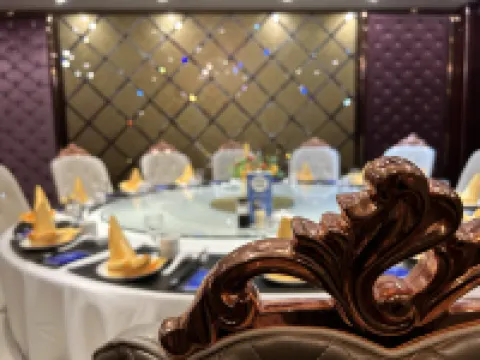 Grand Continental Grassland Hotel