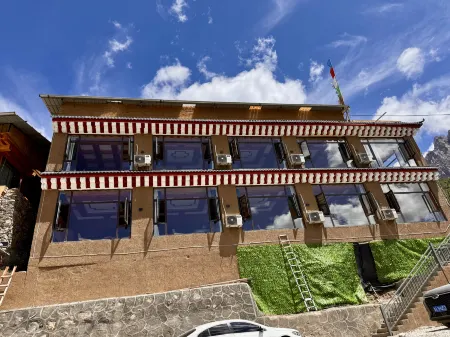 Zha Ga Na Photography Homestay Chinese Inn