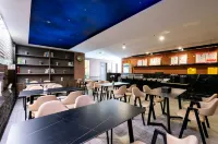 Penghua Hidden Luxury Hotel (Penglai Pavilion Seawater Bathing Beach) - 바
