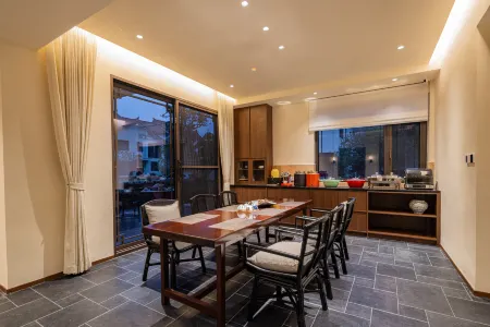 Banshan Yunzhu • Designer Courtyard Boutique Stay (Wudang Scenic Spot Ticket Office) Отели рядом с достопримечательностью «Wudang Mountains Ancient Building Complex»