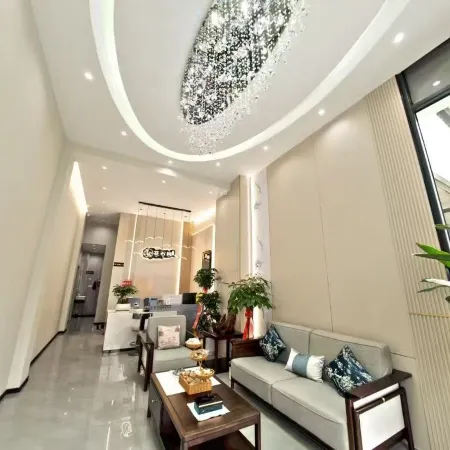 Lichuan Huashijian Homestay (Baicheng Railway Station)