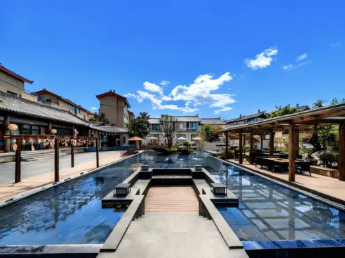 Zangmi · Muyi · Designer Garden Resort Hotel (Lijiang Gucheng District)