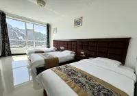 Qilian Cloud Bed and Breakfast - parkir