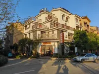 Warm Villa Inn