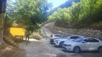 Wuling Mountain's Shouyuzirangjingba Guesthouse - Pysäköinti