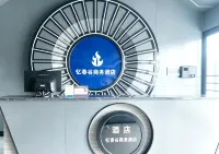Yichungu Business Hotel - Mountain view