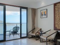 南澳黄金海岸公寓 - 海豚日出半海景大床房