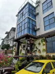 One hill and  one inn Hotels near Phoenix Island Resort on Dongjiang Lake