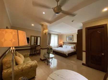 Central Hotel & Residences Swimming Pool