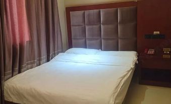 Yongning Jixiang Business Hotel