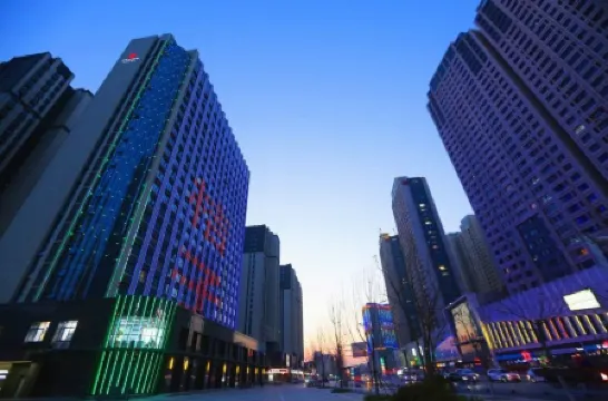 Orange Peninsula Hotel (Zhangzhou Zhongxu Square) Отели в г. Пичжоу