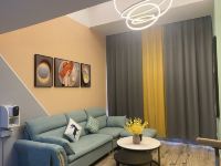 广州卡莱尔国际公寓 - 复式豪华投影大床房