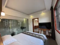 Fenghuang Qianyuan Teahouse Homestay
