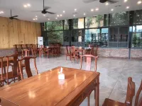 Xinfeng Songjing Hot Spring Resort Hotels in Xinfeng